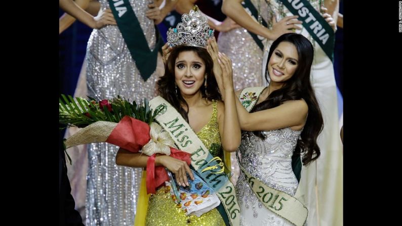 Miss Tierra — La ecuatoriana Katherine Espin fue coronada como Miss Tierra en Pasar Filipinas el pasado 29 de noviembre. El concurso de belleza reconoce a las mujeres que son bonitas y que tienen consciencia medioambiental.