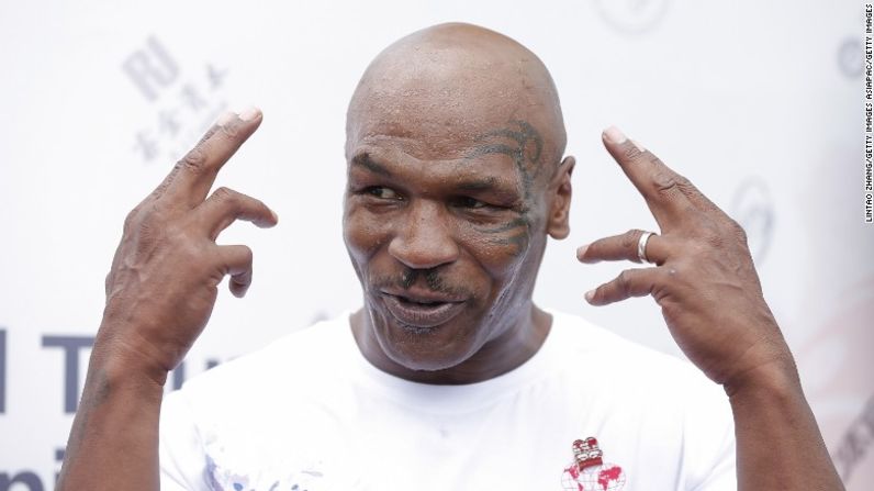 A pesar de que el boxeador Mike Tyson se convirtió al Islam hace varios años mientras estaba en la cárcel, le dijo al portal The Daily Beast que no tiene ninguna preocupación por los comentarios que ha hecho Trump sobre los musulmanes. “El Congreso no hará eso”, aseguró Tyson, quien ha conocido al candidato republicano desde los 80. “Pero eso no quiere decir que no pueda ser presidente, ¿si entiende a lo que me refiero?”, agregó el deportista. En junio pasado, Donald Trump tuiteó que no era cierto que Tyson hablaría en el Comité Nacional Republicano.