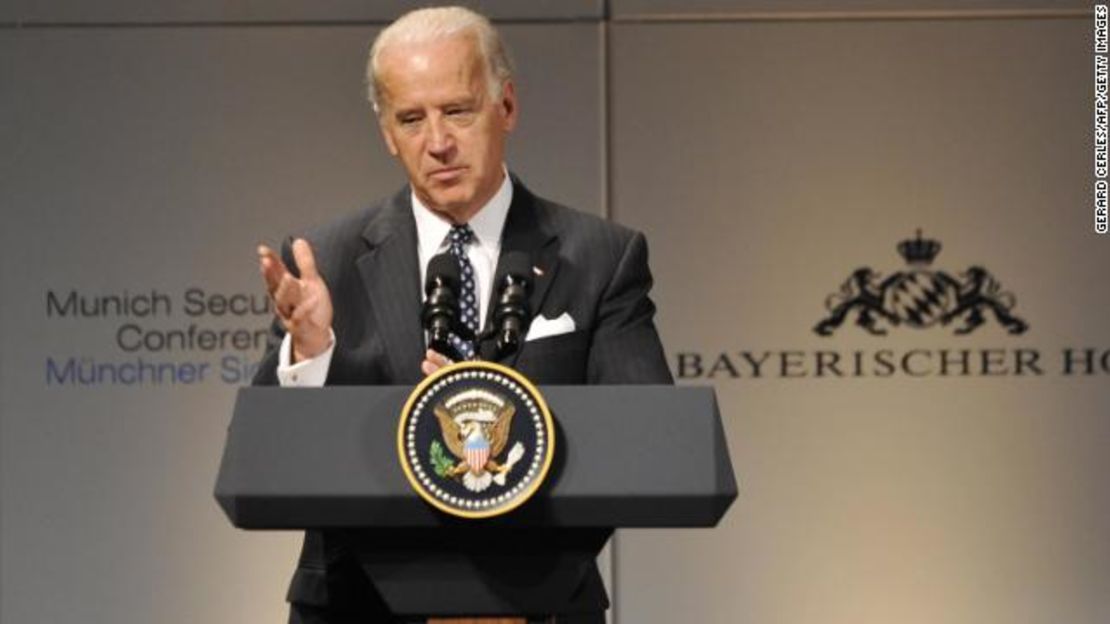 Biden se dirige a la Conferencia de Seguridad de Munich el 7 de febrero de 2009.