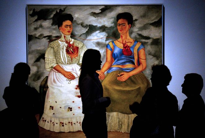 La pintura de 1939 "Las Dos Fridas" exhibida en Monterrey en 2007.