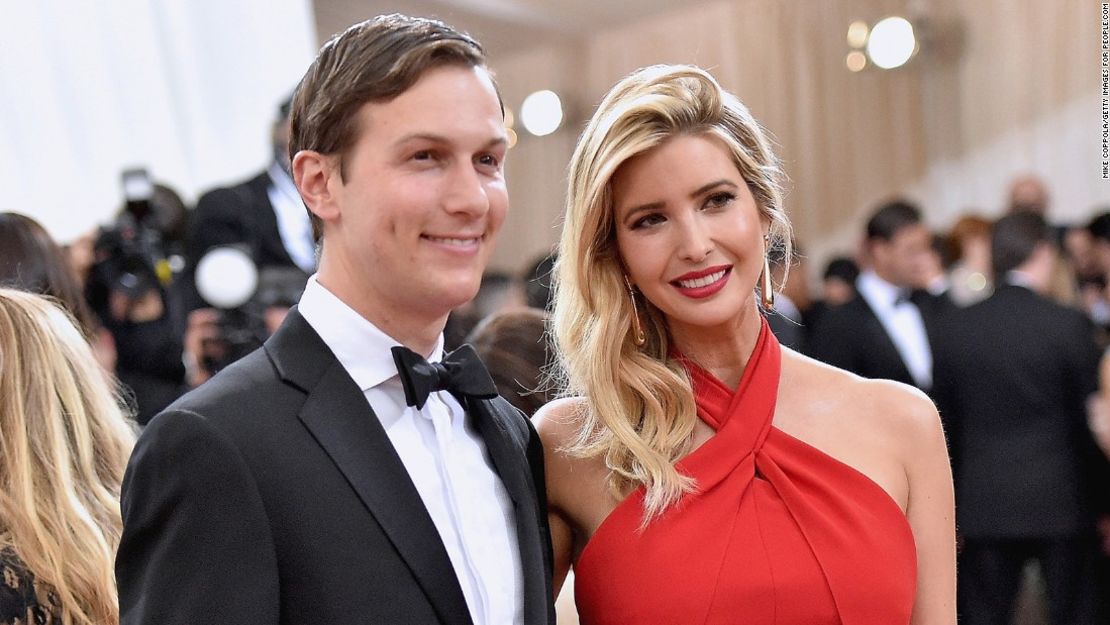 Ivanka Trump (der) y Jared Kushner.