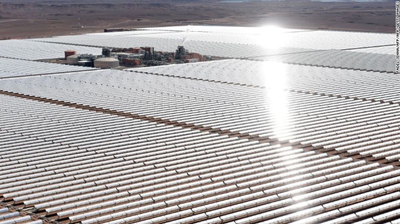 En febrero del 2016, Marruecos encendió el primer complejo de la planta de energía termosolar más grande del mundo, Noor-1, ubicada a las puertas del desierto del Sahara.