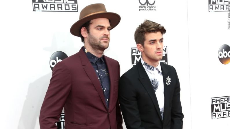 Alex Pall, a la izquierda, y Andrew Taggart de ‘The Chainsmokers’ en la alfombra roja.