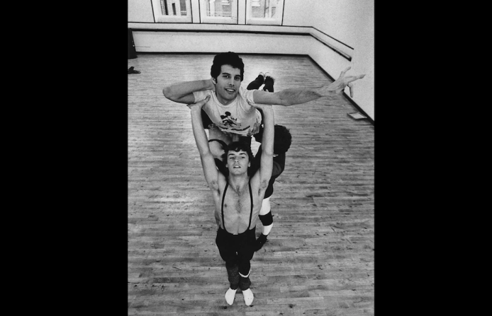 Freddie Mercury en una clase de ballet en Londres, en 1979 (Colin Davey/Evening Standard/Getty Images).