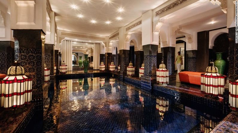 La Mamounia Marrakech (Marruecos) – Además de que el aceita de Argán es utilizado en los tratamientos del spa, el hotel La Mamounia Marrakech tiene su propia línea de cremas faciales, Richesse d'Arganier, que contienen aceite de Argán puro.