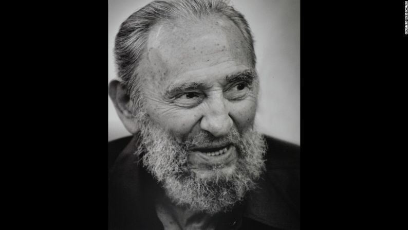 Fidel Castro se retiró del poder en el 2006, tras una enfermedad intestinal. Desde entonces, se dedicó a escribir y a visitar y recibir a múltiples líderes mundiales y jefes de Estado.