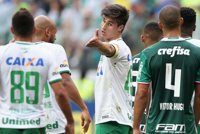 Filipe José Machado (al centro), defensa.