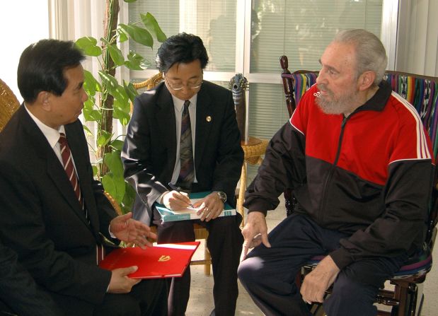 20 de abril de 2007 | El entonces presidente Fidel Castro en una reunión con Wu Guanzheng (izquierda), miembro del Comité del Partido Comunista de China.