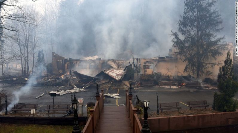 Un restaurante de Alamo Steakhouse fue uno de los negocios que el fuego destruyó en Gatlinburg.