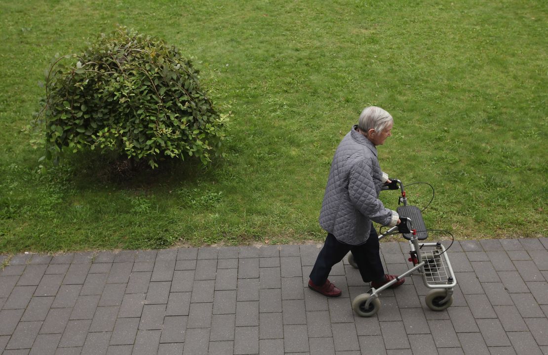 CNNE 355923 - berlin senior citizens' week