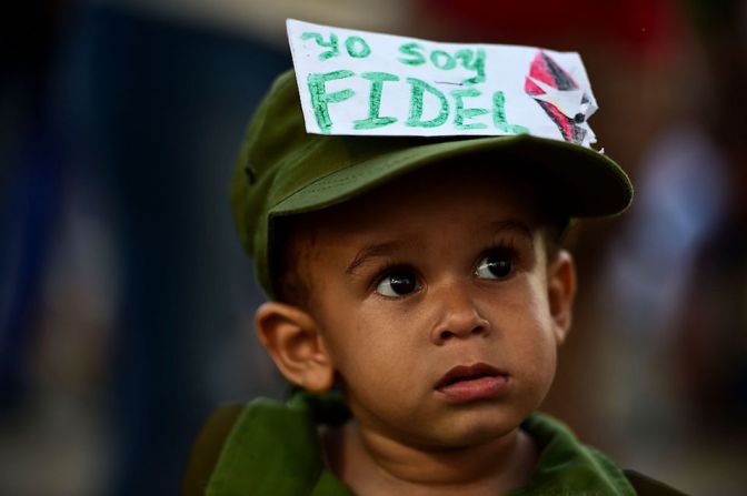 El funeral de Fidel Castro se realiza de forma privada este domingo por lo que el del sábado fue el último homenaje masivo en su honor.