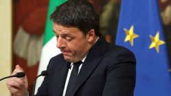 Matteo Renzi, al reconocer su derrota y anunciar su dimisión tras la victoria del no en el referéndum