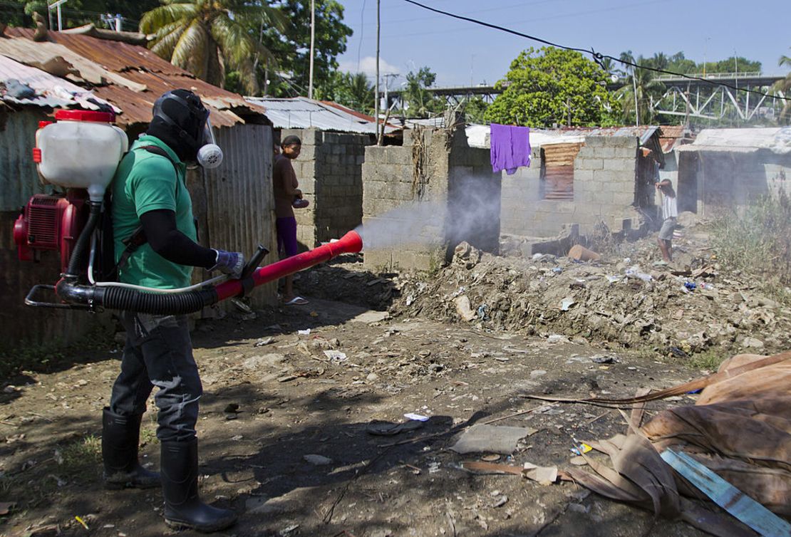 CNNE 357188 - dominican rep-dengue-fumigation