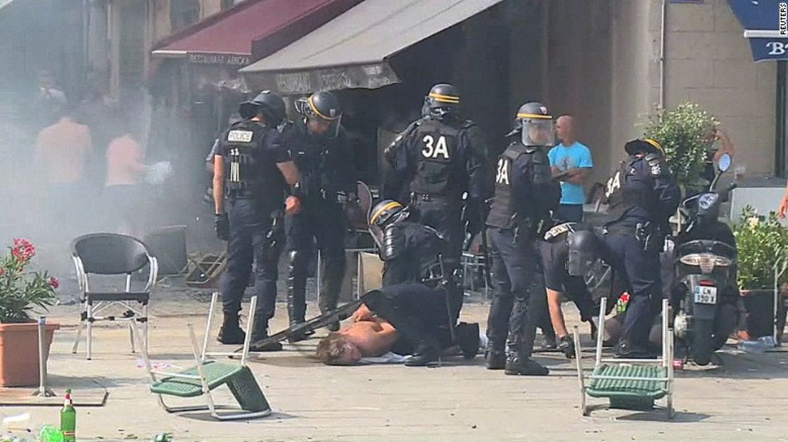 Detalle de un brote de violencia en la ciudad francesa de Marsella durante la Euro 2016.