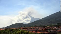 CNNE 360319 - guatemala-volcano-fuego-exlarge-169