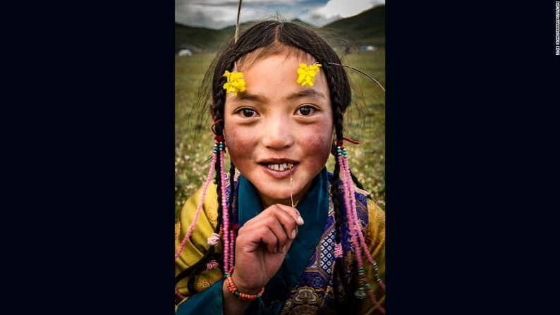 Sichuan/Tibet, China – Zijie Gong, de la China, quedó en segundo lugar en el premio de Fotógrafo viajero joven del año en la categoría de 15 a 18 años, con esta fotografía de una niña en la frontera entre Tíbet y China.