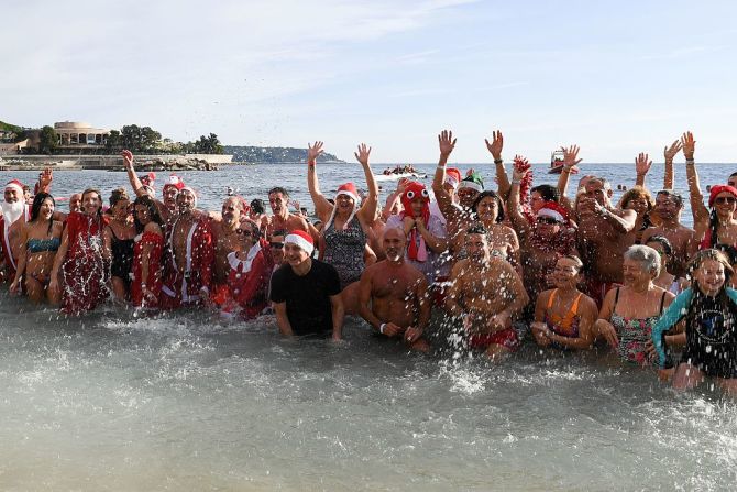 El baño tradicional navideño en Mónaco.