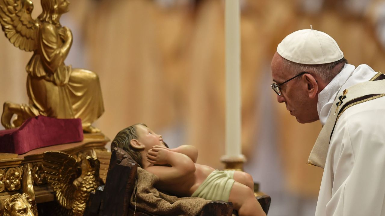 El papa Francisco ofició la Misa de Gallo en Nochebuena dos horas más temprano de lo habitual