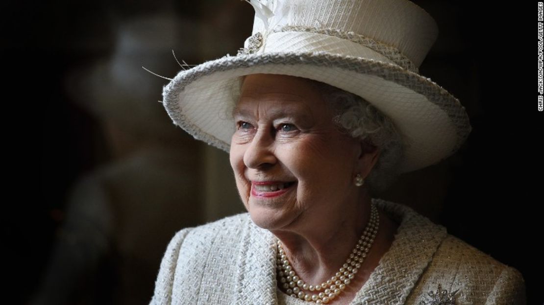 CNNE 362781 - 161222115549-06-queen-elizabeth-t1-exlarge-169