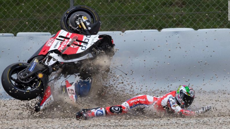 El piloto profesional de motociclismo de la categoría MotoGP, Danilo Petrucci, se estrelló el pasado 5 de junio en el Gran Premio de Cataluña, en Barcelona, España. Terminó la carrera en novena posición.