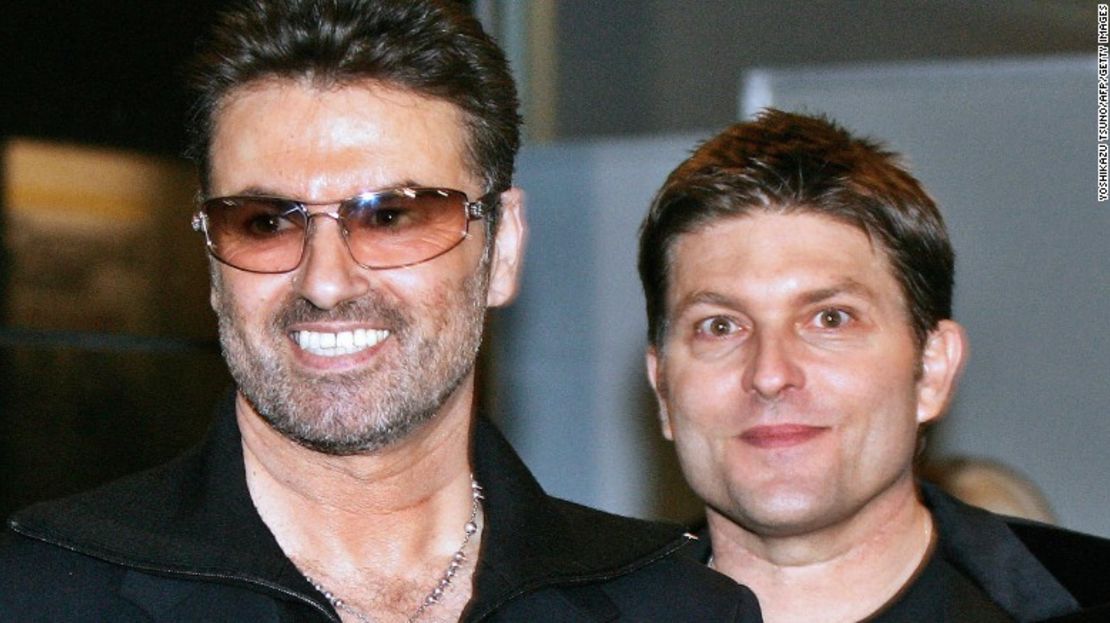 La estrella del pop George Michael (izquierda) con su novio de entonces Kenny Goss en 2005.