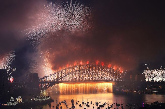 El cielo de Sydney se llenó de color para celebrar la llegada de 2017.