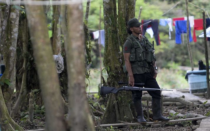 El acuerdo de paz ha polarizado a la sociedad colombiana, pues muchos rechazan las garantías que el gobierno les dará a los guerrilleros para reincorporarse a la vida civil, por ejemplo, la posibilidad de participar en política.