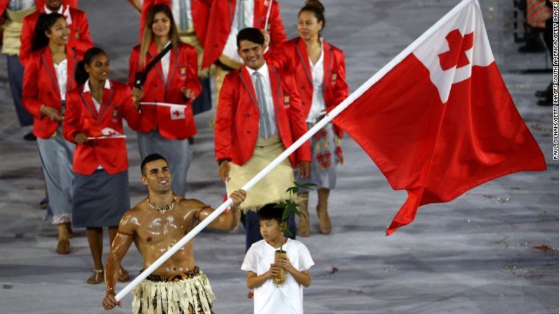 Pita Taufatofua se volvió una máquina de internet cuando portó la bandera de Tonga en los Juegos Olímpicos Río 2016.