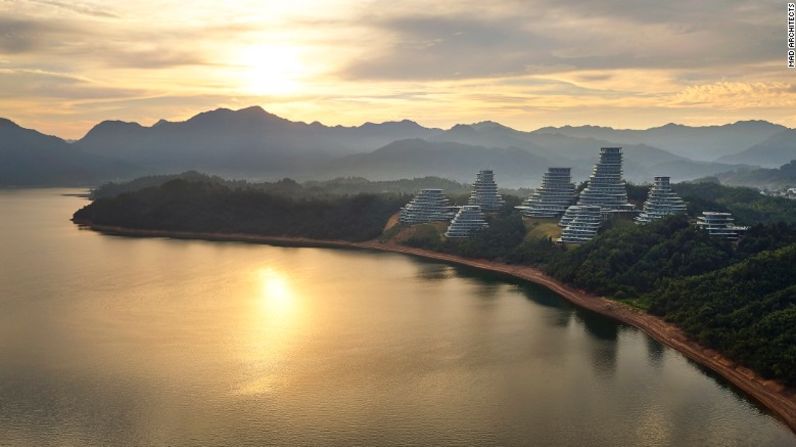 El ambicioso proyecto de Huangshan, de MAD Architects, busca imitar la topografía local de esta icónica región montañosa china.