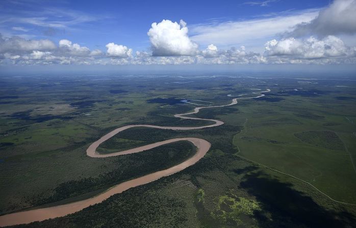 Vista aérea del río Bermejo cerca al territorio que recorrió el Dakar 2017 en su primera etapa entre Paraguay y Argentina.