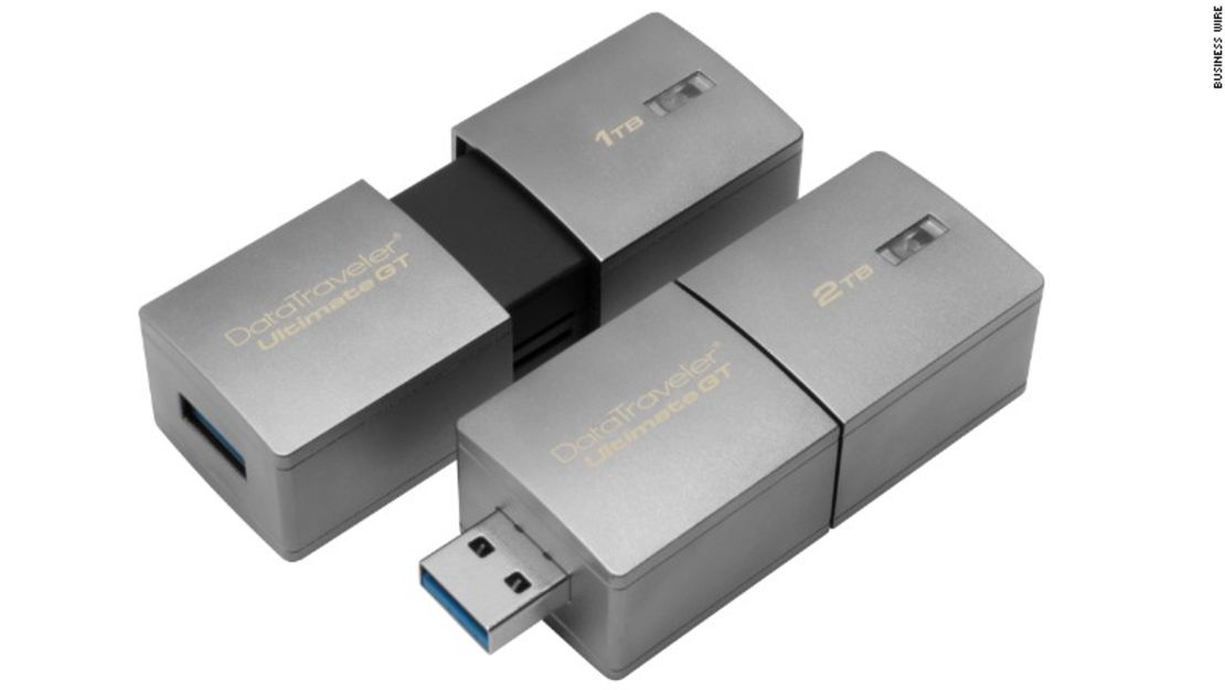 CNNE 366398 - 170105105222-kingston-datatraveler-flash-drive-780x439