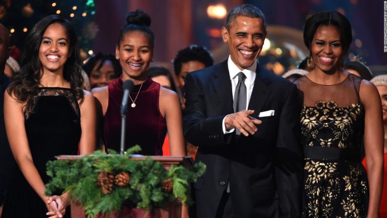 La primera familia sube al escenario durante una grabación del programa ‘Navidad en Washington’ en diciembre de 2014.