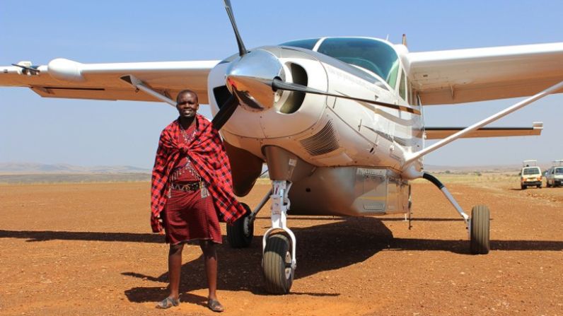 La empresa Scenic Air Safaris ofrece safaris aéreos en Kenya, que incluyen charlas con investigadores especializados en los animales que se ven durante el recorrido.