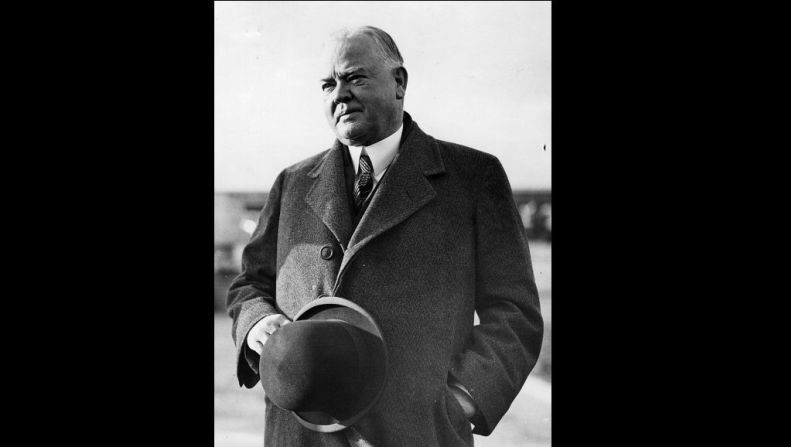 31. Herbert Hoover (1929-1933) — Fue el presidente número 31 de Estados Unidos. En 1928, durante su campaña presidencial, aseguró que su país estaba cerca de vencer la pobreza como ninguna otra nación del mundo. Sin embargo, en cuestión de meses, el mercado de valores colapsó, y la nación cayó en espiral hacia la Gran Depresión, según relata la Casa Blanca en su página web.