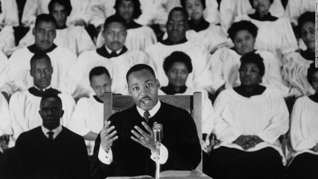 King da un sermón en la Iglesia Bautista Ebenezer, en Atlanta, en septiembre de 1960.
