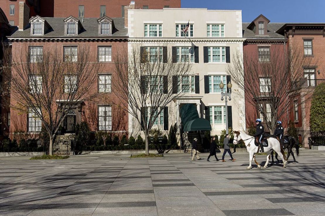 US Park Police ride horses past the Blair House on Pennsylvania Avenue November 18, 2014 in Washington, DC. The Blair House, located across the street from the White House, frequently houses visiting heads of state. AFP PHOTO/Brendan SMIALOWSKI