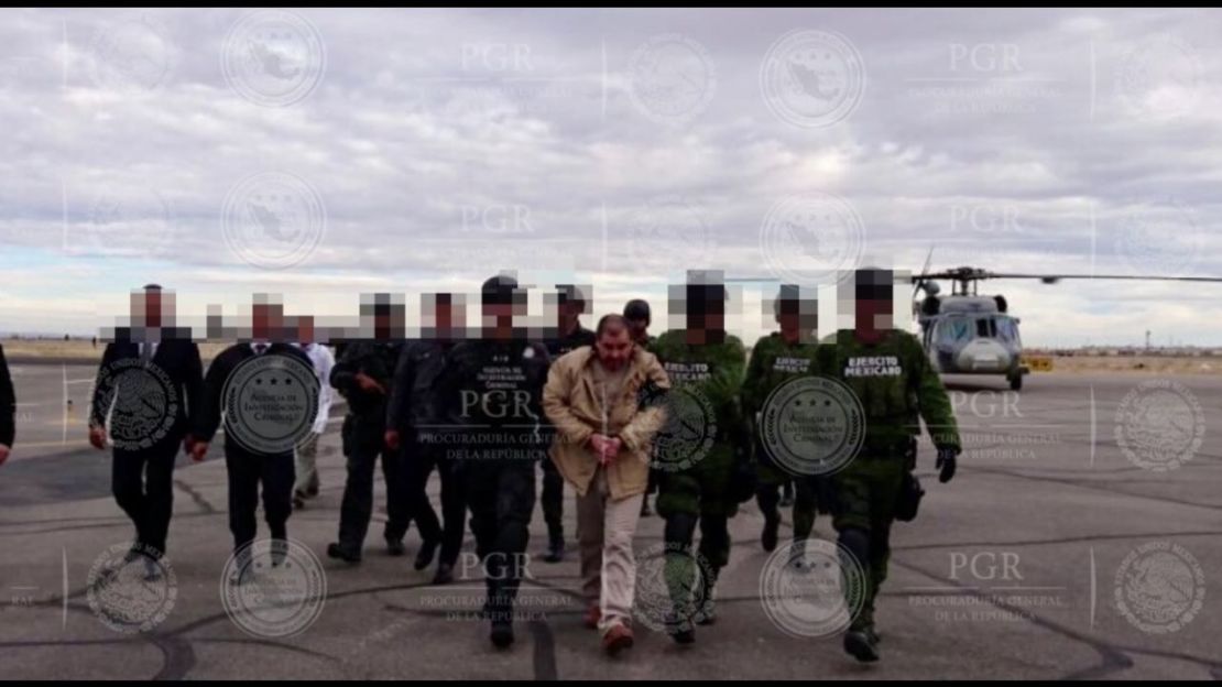 CNNE 371122 - chapo-guzman-extradicion-mexico3