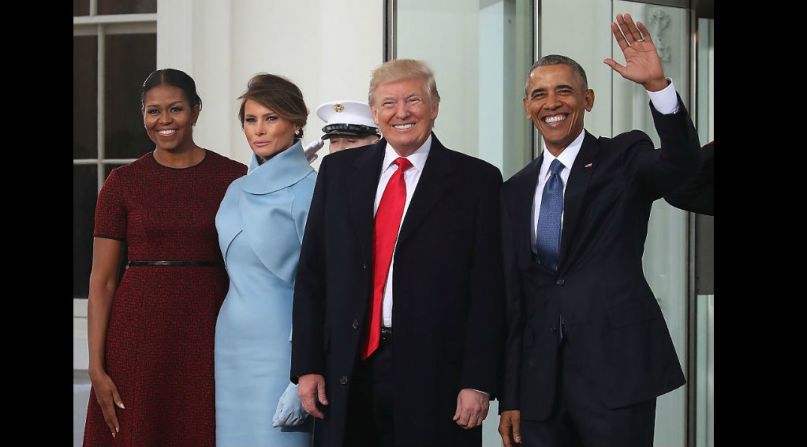 ¡Bienvenido presidente! De izquierda a derecha aparecen Michelle Obama, Melania Trump, Donald Trump y Barack Obama en la Casa Blanca antes de dirigirse al Capitolio Nacional para la toma de posesión de Donald J. Trump.