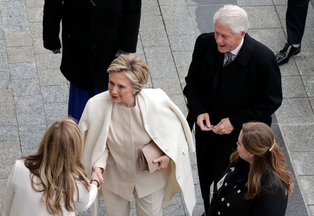 El expresidente Bill Clinton y la exsecretaria de Estado Hillary Clinton llegaron al Capitolio Nacional a la toma de posesión de Donald Trump.