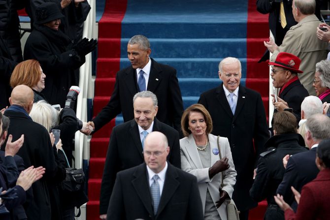 La última aparición de Barack Obama y Joe Biden como presidente y vicepresidente, respectivamente, a su llegada al Capitolio Nacional para la investidura de Donald Trump como presidente.