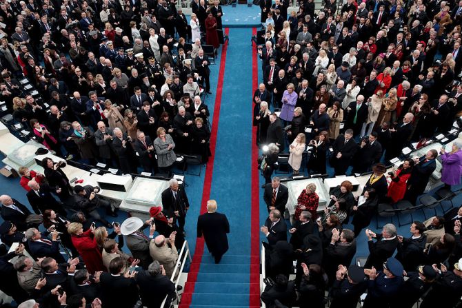 El presidente Donald Trump llega al lado oeste del Capitolio Nacional para su ceremonia de Investidura.