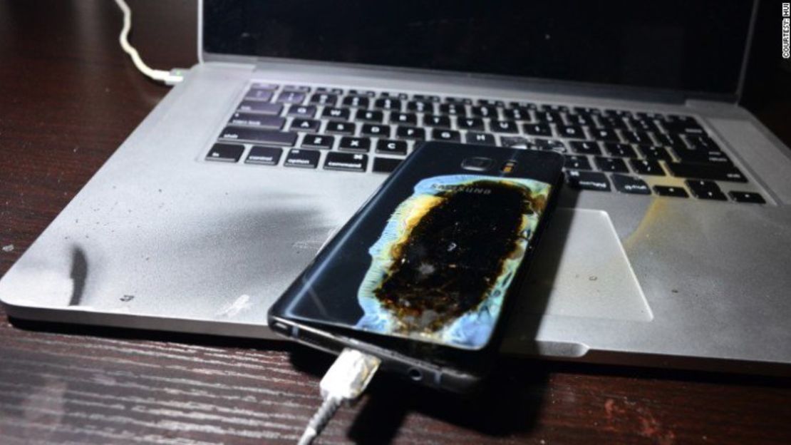 Dispositivos como los Galaxy Note7 de Samsung tienen baterías con componentes que son altamente inflamables.