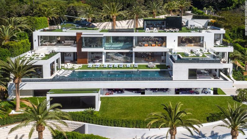 Esta casa de Bel Air, a la venta por 250 millones de dólares, ha reclamado el título de ser la más cara en Estados Unidos.