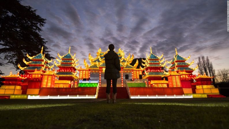 El Festival de la Linterna Mágica de Chiswick, en Londres, es parte de las celebraciones del Año Nuevo Lunar que se realizan en esa ciudad. Este año, el festival termina el 26 de febrero del 2017.