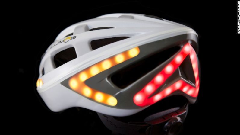 Los creadores dicen que el Lumos es el primer casco inteligente de bicicleta que existe. Tiene luces y señales que se prenden cuando el conductor disminuye la velocidad.