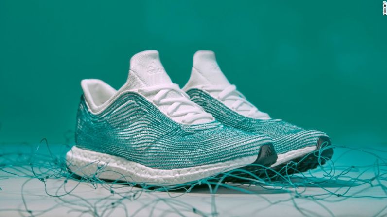 Estos zapatos especiales para correr de Adidas y Parley fueron fabricados con materiales reciclados recuperados del Océanos. Solo se hicieron 100 pares.