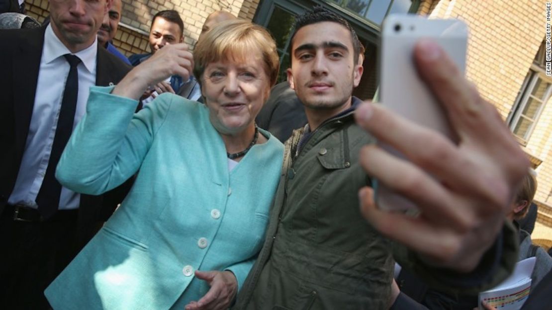 CNNE 376703 - merkel-selfie-modamani-cnn