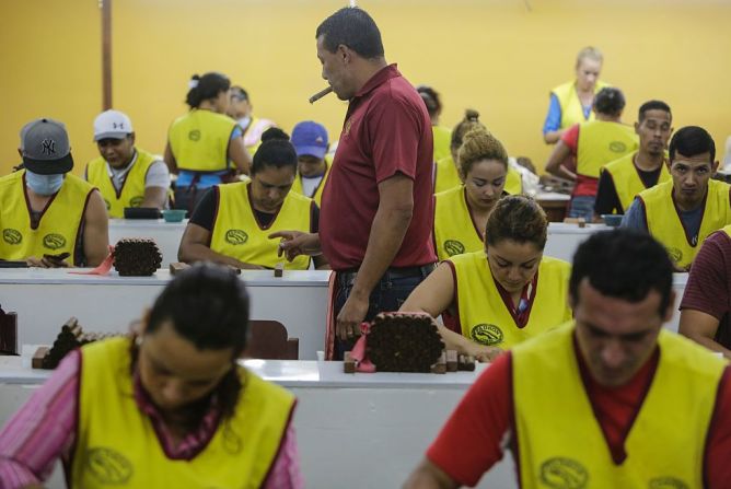 La mayoría de los nicaragüenses que trabajan en la industria del tabaco son del norte del país. Familias enteras se desplazan durante el día a trabajar en las fábricas de Estelí y los alrededores.