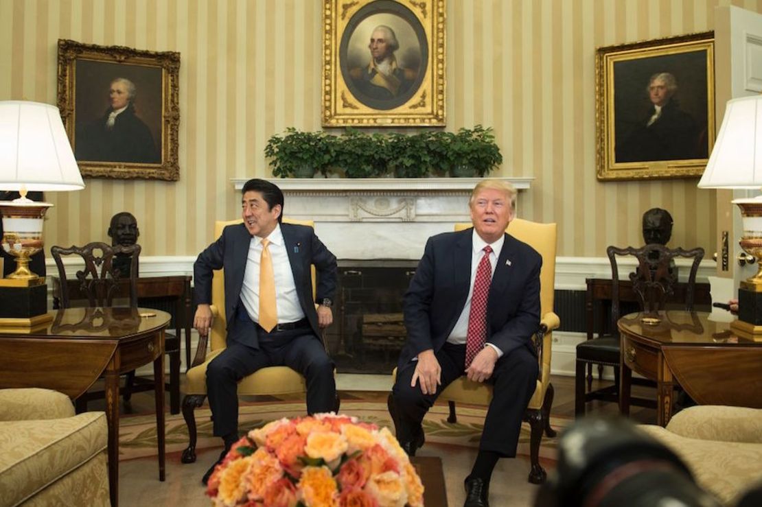 Donald Trump y Shinzo Abe en la Casa Blanca.