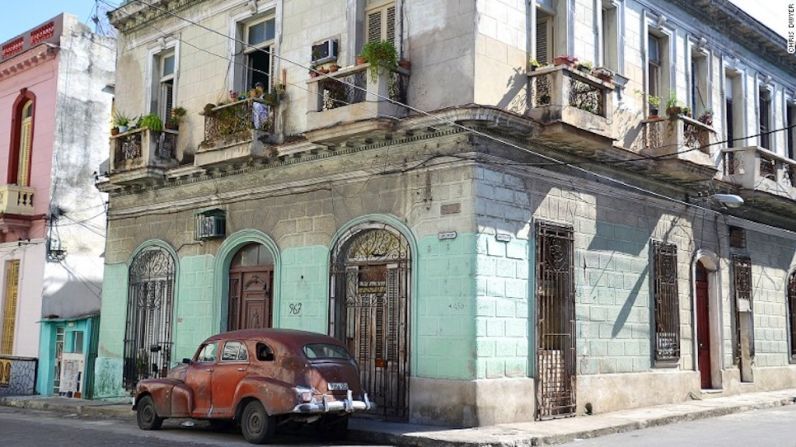 Un descanso en La Habana — El día de San Valentín ofrece la perfecta oportunidad de tomarle el pulso a una de las ciudades más seductoras de América Latina. Un viaje de dos días puede incluir un paseo en un auto clásico por la ciudad, viajes a pie para descubrir la Habana Vieja. Un viaje todo incluido de dos noches para dos personas puede costar 950 dólares, con acomodación, tour en carro, shows y más.